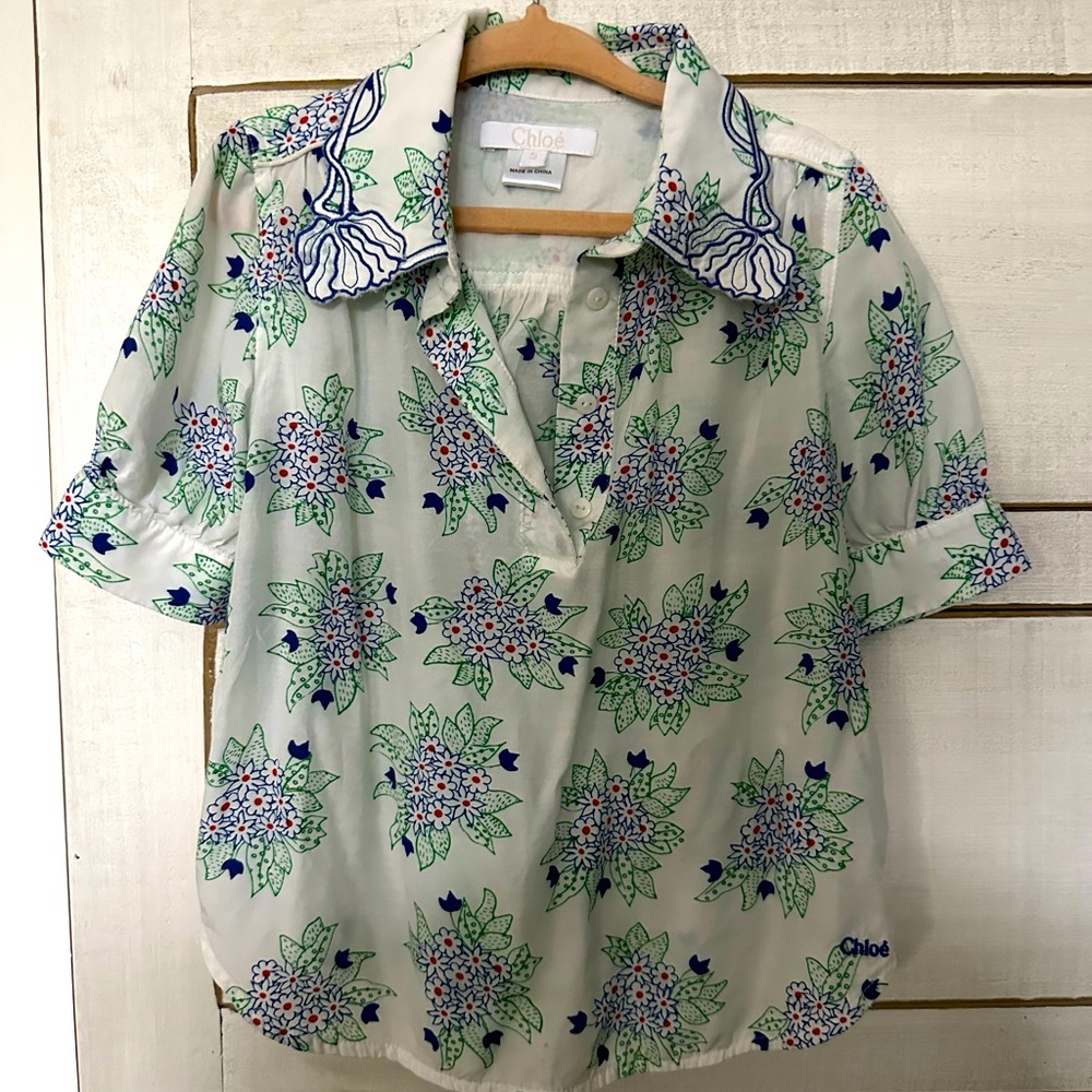 Very cute Chloe blouse. Excellent condition. No stains or wholes.
